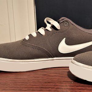 Grey Canvas Nike Low Tops